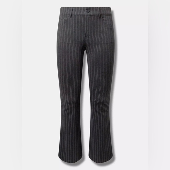 Torrid Bombshell Boot Studio Luxe Ponte High-Rise Pant (short) - Picture 1 of 7